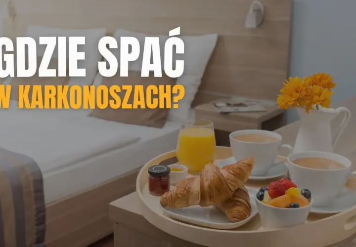 Gdzie spać w Karkonoszach? Śniadanie w hotelu: rogaliki, kawa, owoce i sok. Idealny początek dnia przed zwiedzaniem górskich miast.