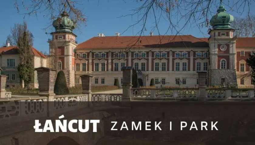 Łańcut atrakcje: okazały zamek z wieżami i kopułami, otoczony parkiem.