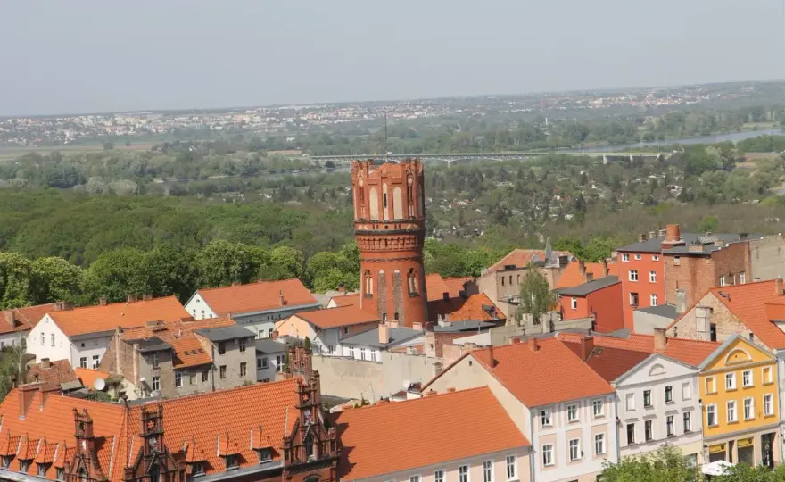 Chełmno na piechotę - rynek, fara, mury i panorama nad Wisłą