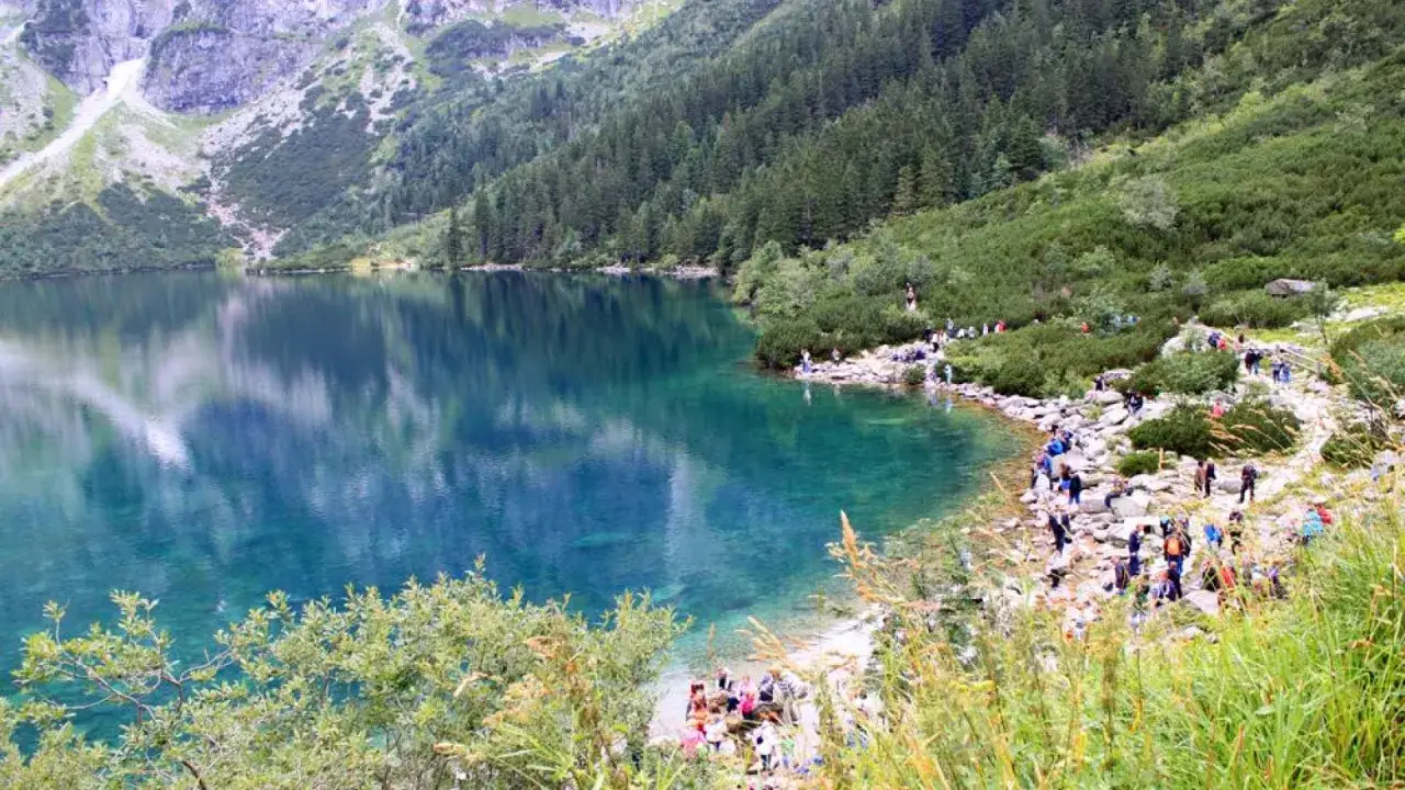 Piękne Morskie Oko, idealne na jednodniową wycieczkę z Zakopanego. W 3 dni co zwiedzić? Tatry oferują wiele!