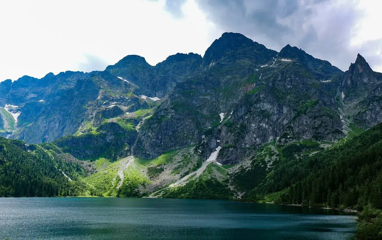 Tatry zachwycają! Morskie Oko i majestatyczne szczyty to idealny pomysł na 